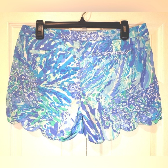 Lilly Pulitzer blue Haven, buttercup stretch shorts. Size 6. VGUC - Picture 9 of 11